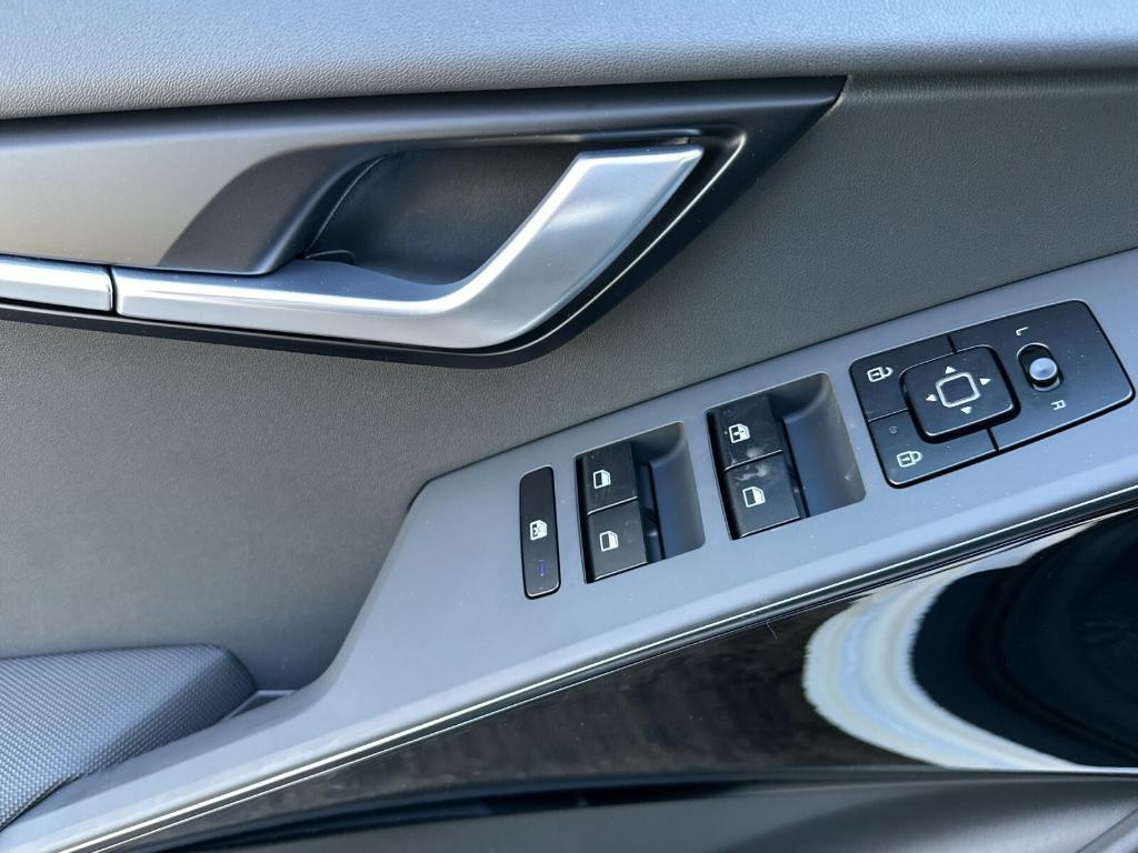 new 2025 Kia Niro car, priced at $31,755