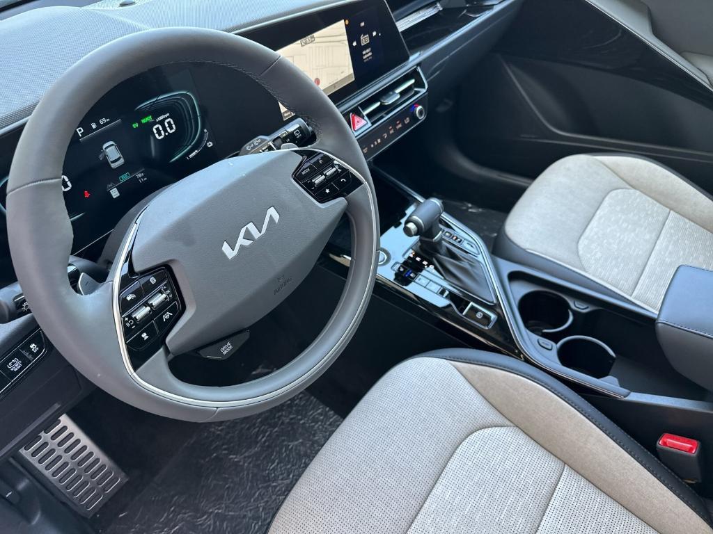 new 2025 Kia Niro car, priced at $37,410