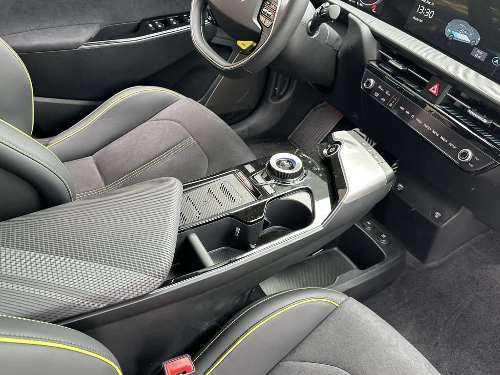 new 2024 Kia EV6 car, priced at $64,190