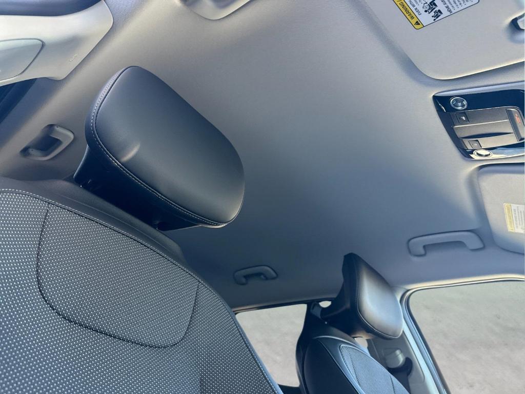 new 2025 Kia EV6 car, priced at $52,140