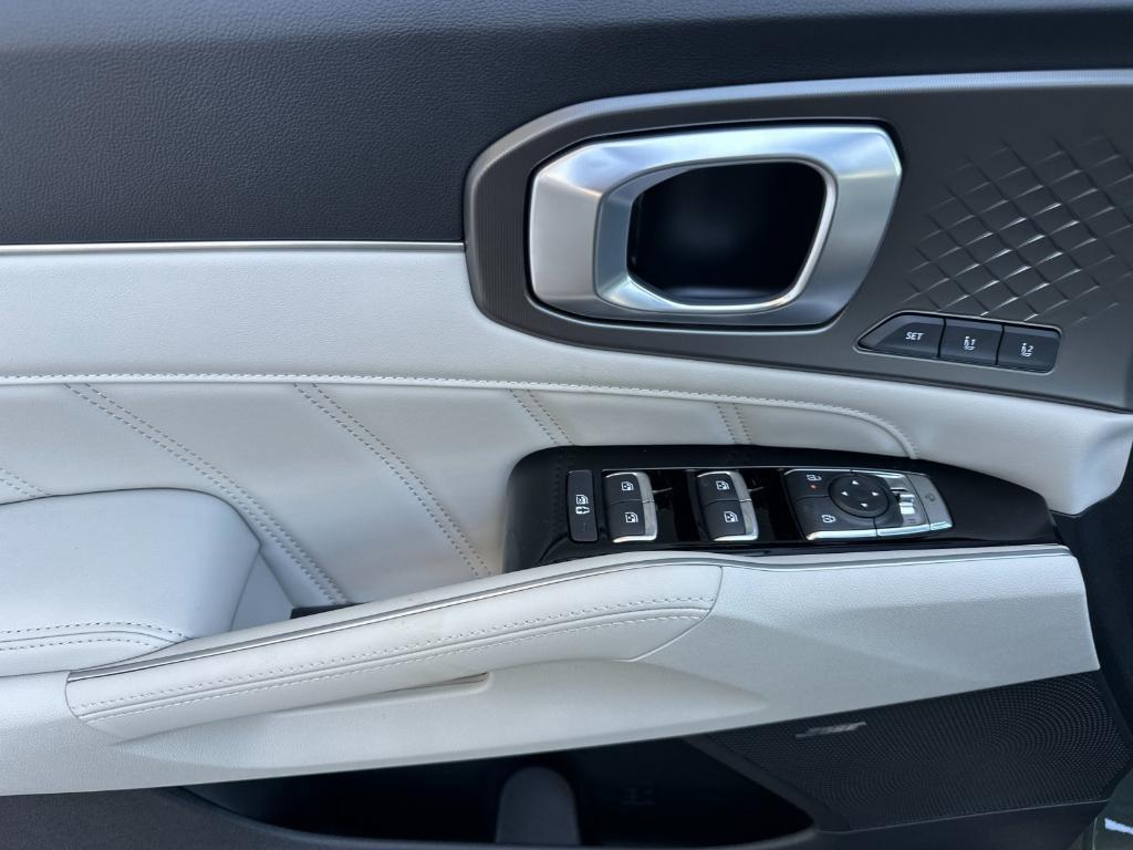 new 2025 Kia Sorento Hybrid car, priced at $48,530
