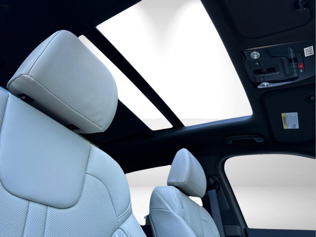 new 2025 Kia Sorento Hybrid car, priced at $48,530
