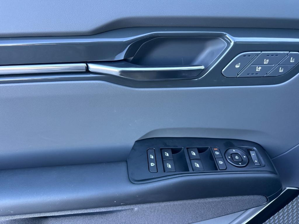 new 2026 Kia EV9 car, priced at $72,430