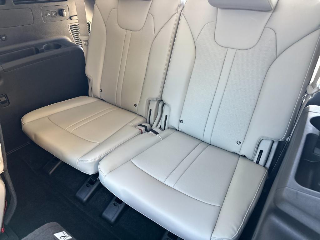 new 2025 Kia Sorento Hybrid car, priced at $43,925