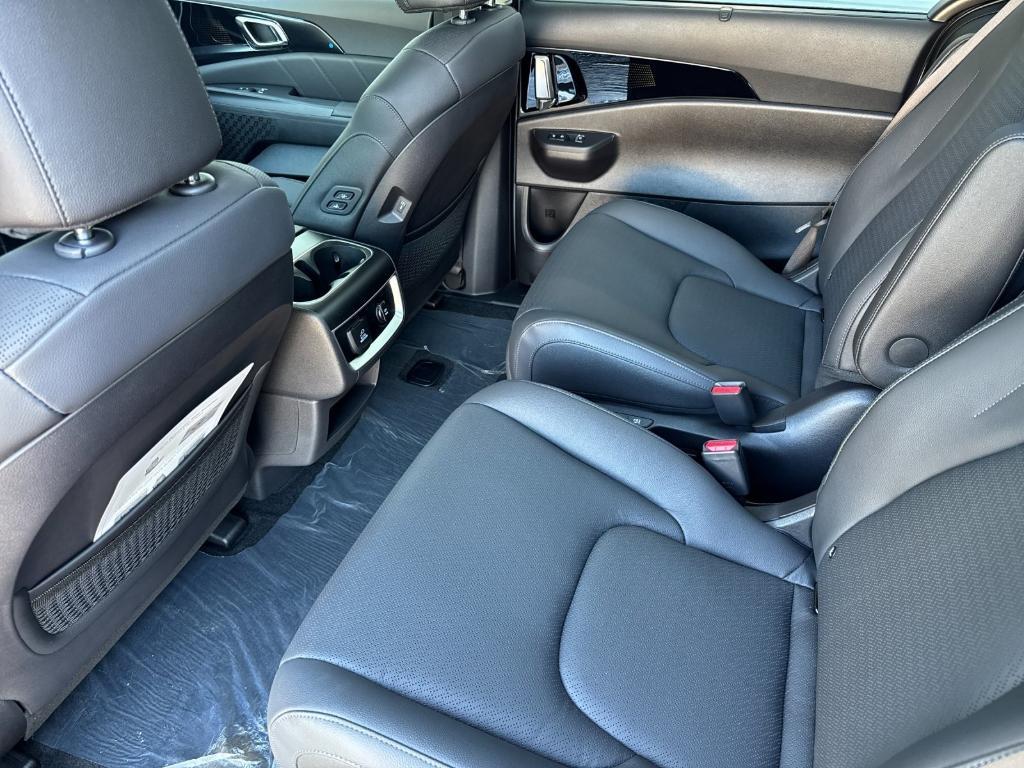 new 2026 Kia Carnival Hybrid car, priced at $55,620