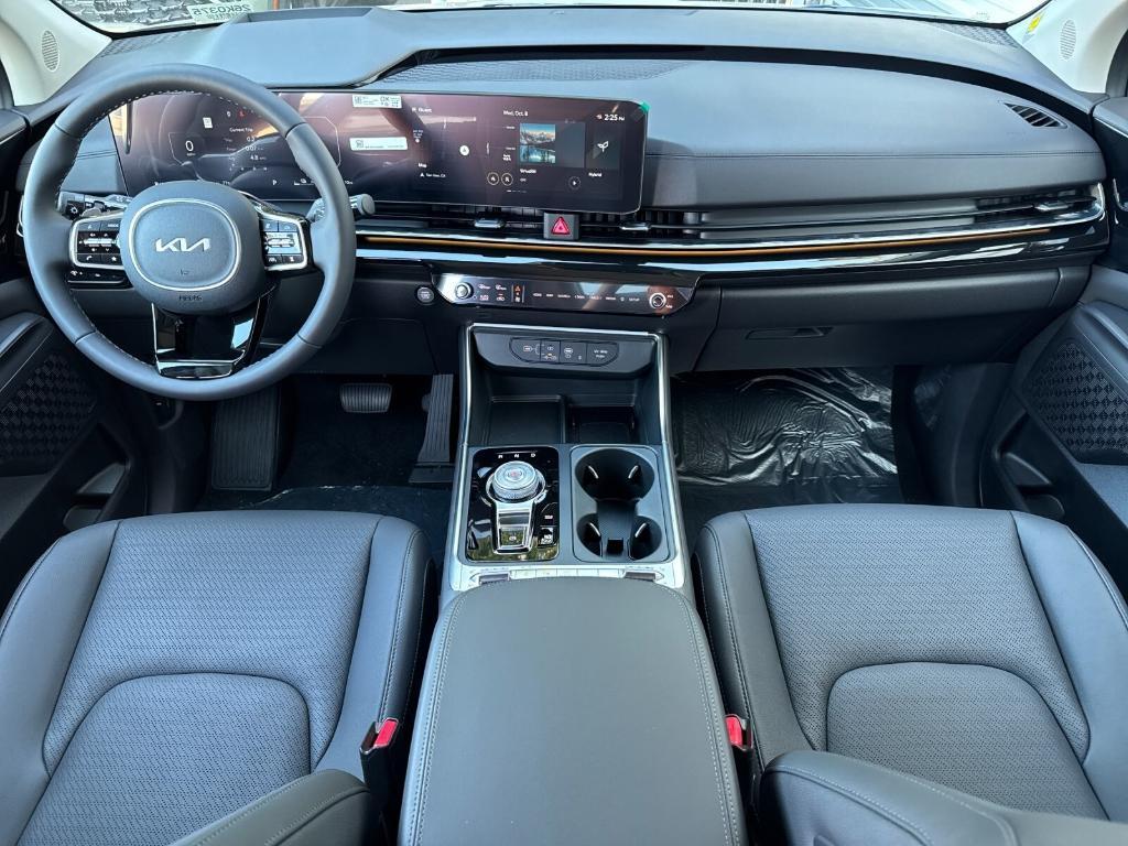 new 2026 Kia Carnival Hybrid car, priced at $55,620