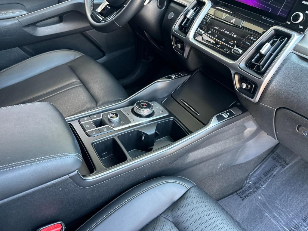 used 2022 Kia Sorento Hybrid car, priced at $28,995