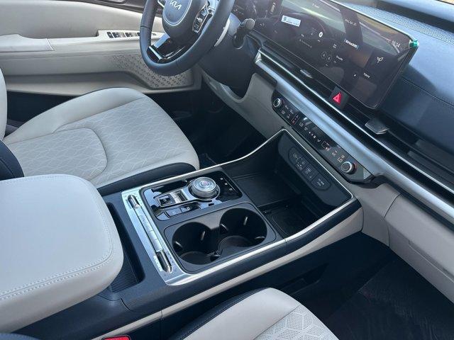 new 2025 Kia Carnival Hybrid car, priced at $48,648