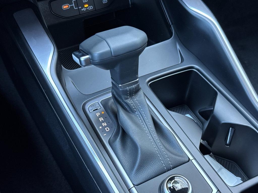 new 2026 Kia Sorento car, priced at $33,870