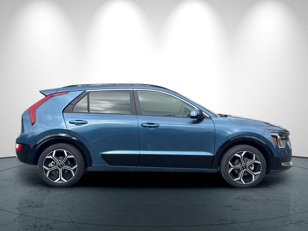 new 2025 Kia Niro car, priced at $33,660