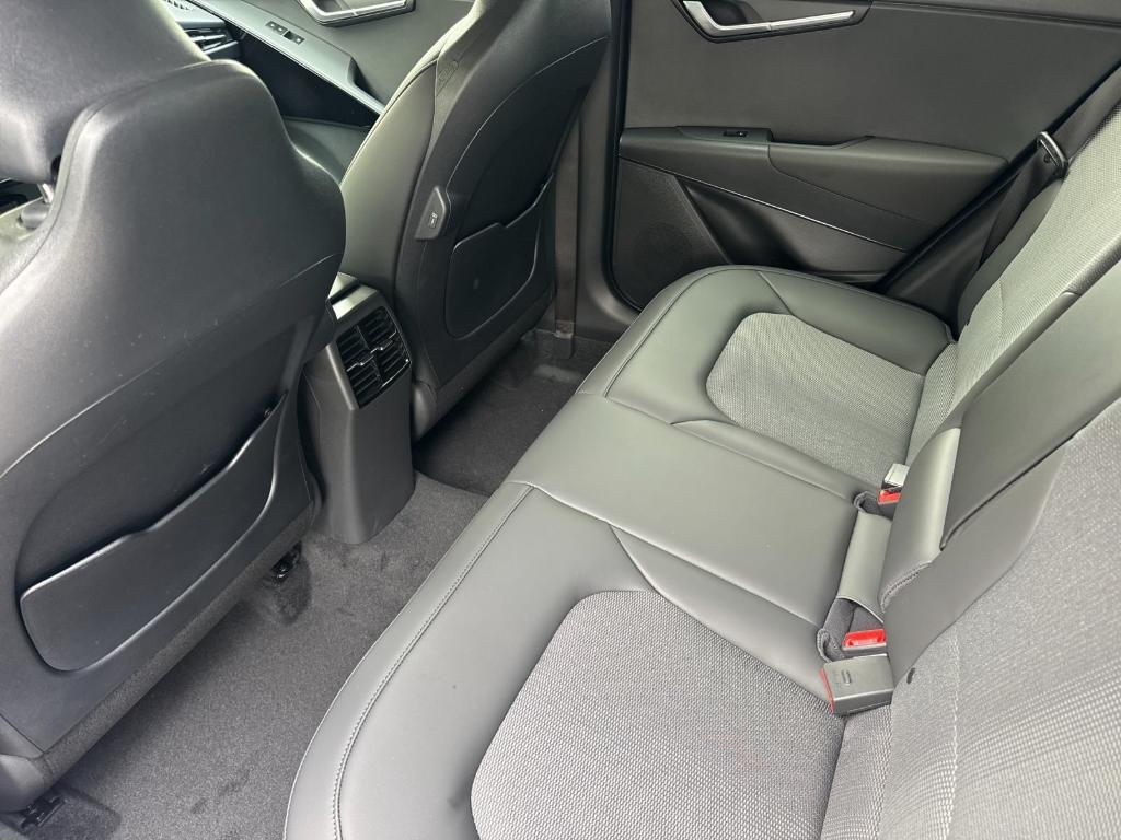 new 2025 Kia Niro car, priced at $33,660