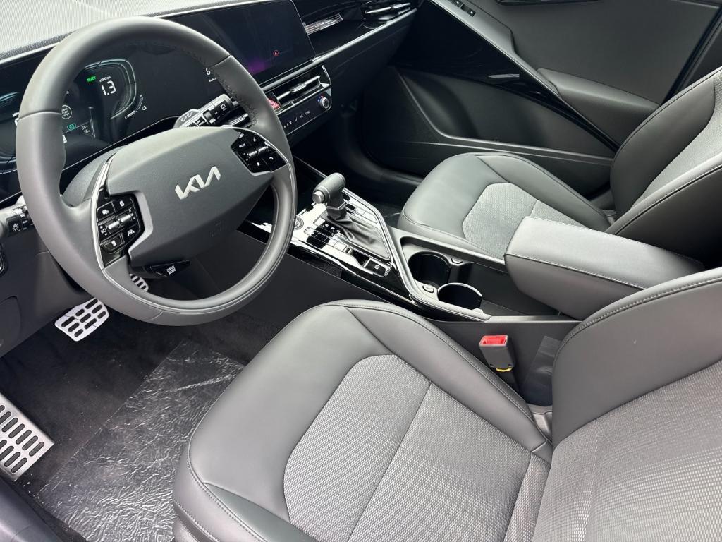 new 2025 Kia Niro car, priced at $33,660