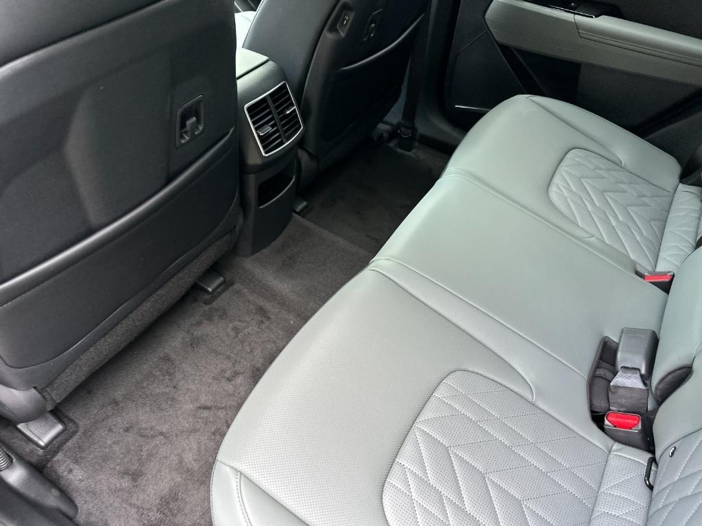 new 2025 Kia Sportage Plug-In Hybrid car, priced at $46,035
