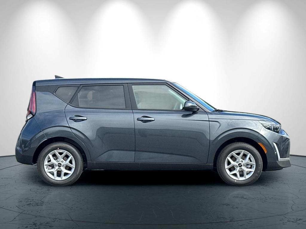 new 2025 Kia Soul car, priced at $22,560