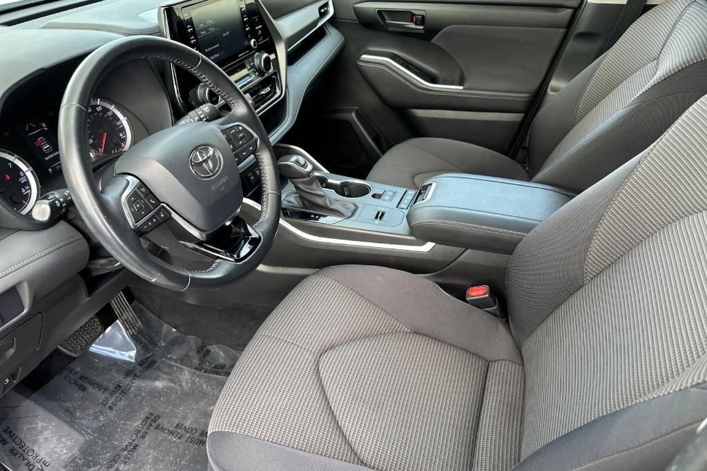 used 2021 Toyota Highlander car, priced at $27,800