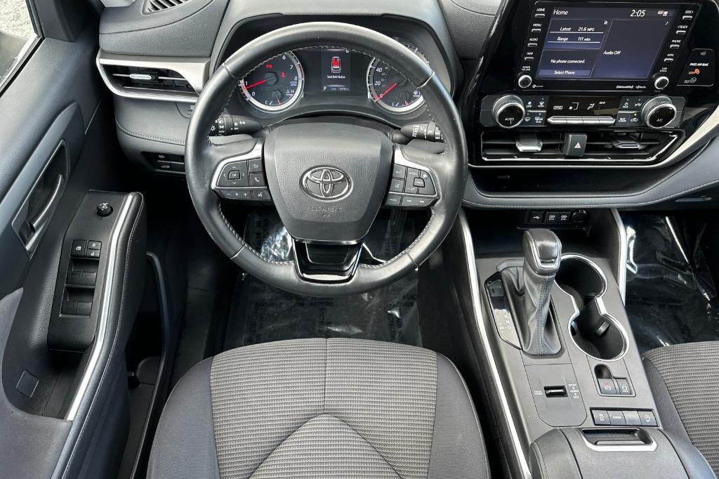 used 2021 Toyota Highlander car, priced at $27,800