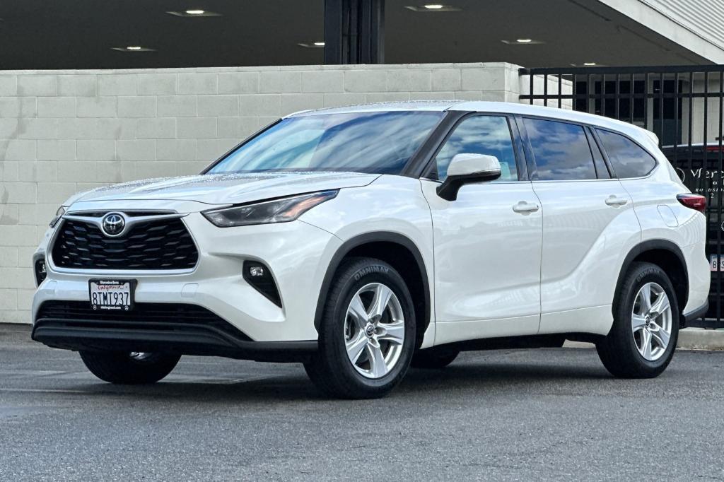 used 2021 Toyota Highlander car, priced at $27,800