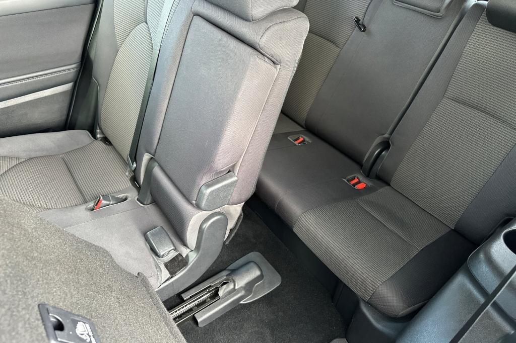 used 2021 Toyota Highlander car, priced at $27,800