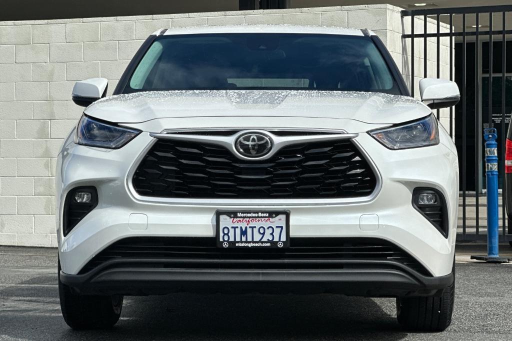 used 2021 Toyota Highlander car, priced at $27,800