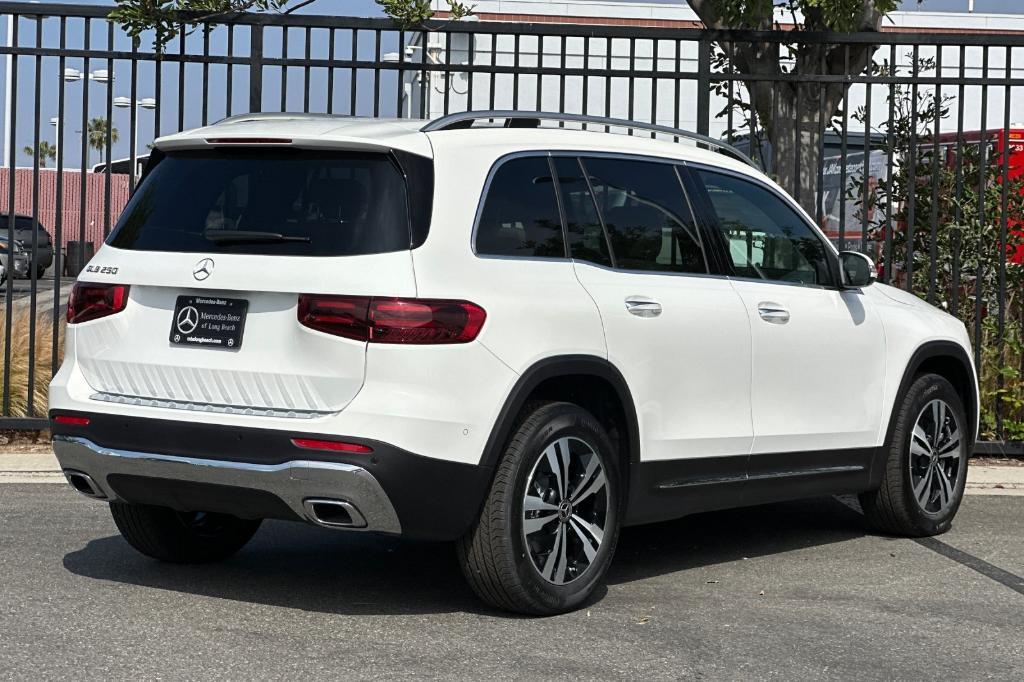 new 2025 Mercedes-Benz GLB 250 car, priced at $47,145