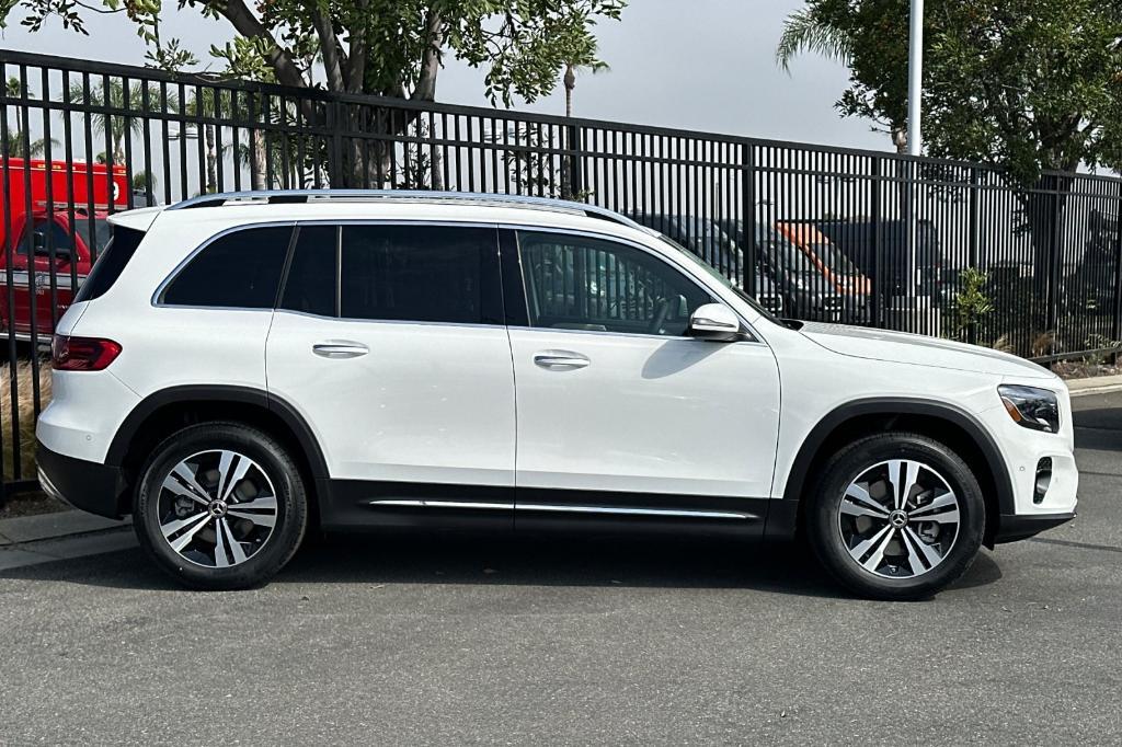 new 2025 Mercedes-Benz GLB 250 car, priced at $47,145