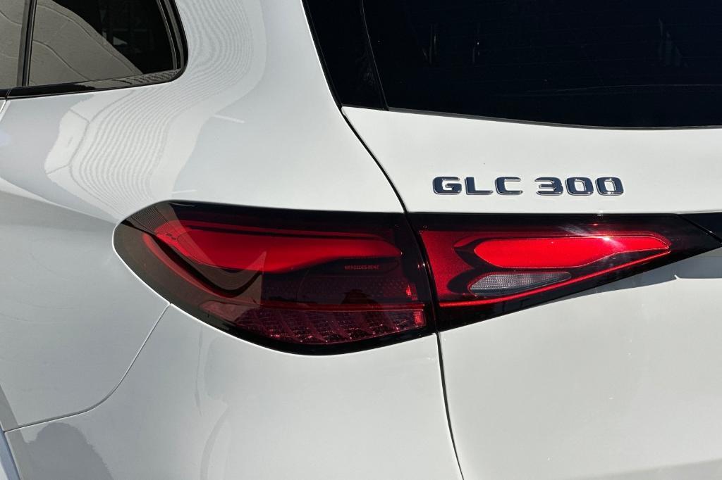 new 2025 Mercedes-Benz GLC 300 car, priced at $56,815