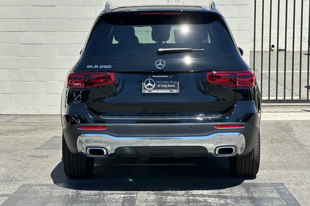 new 2025 Mercedes-Benz GLB 250 car, priced at $49,870