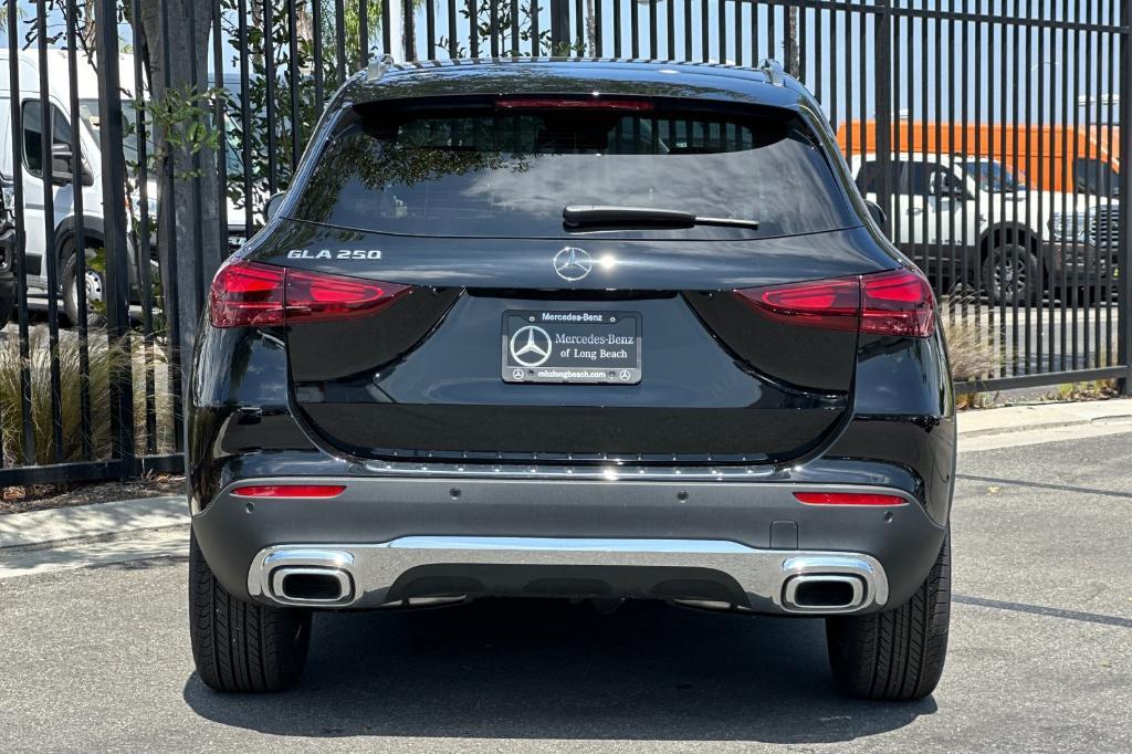 new 2025 Mercedes-Benz GLA 250 car, priced at $44,670