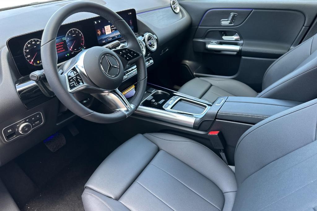new 2025 Mercedes-Benz GLA 250 car, priced at $44,670