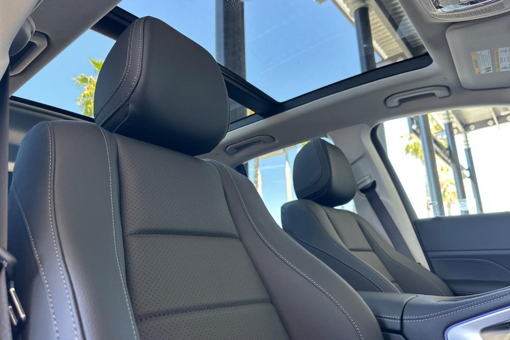 new 2025 Mercedes-Benz GLE 350 car, priced at $72,095