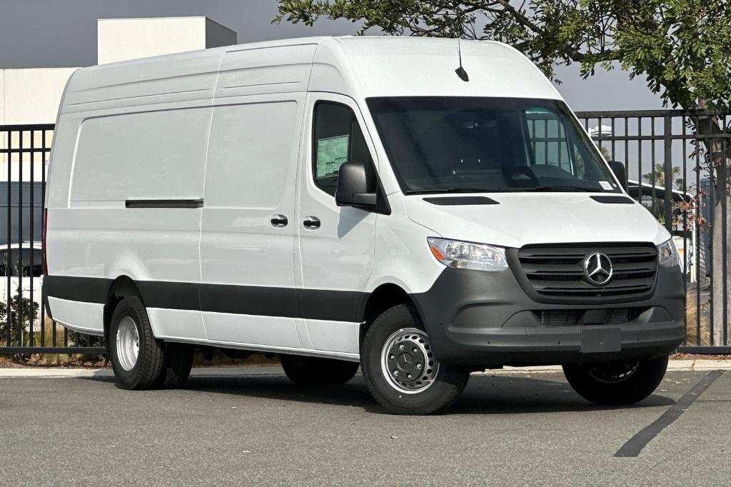 new 2025 Mercedes-Benz Sprinter 3500 car, priced at $76,165