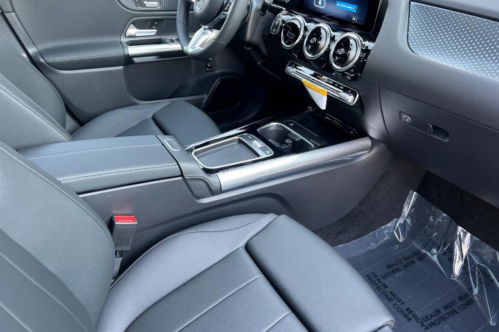 new 2026 Mercedes-Benz GLA 250 car, priced at $44,920