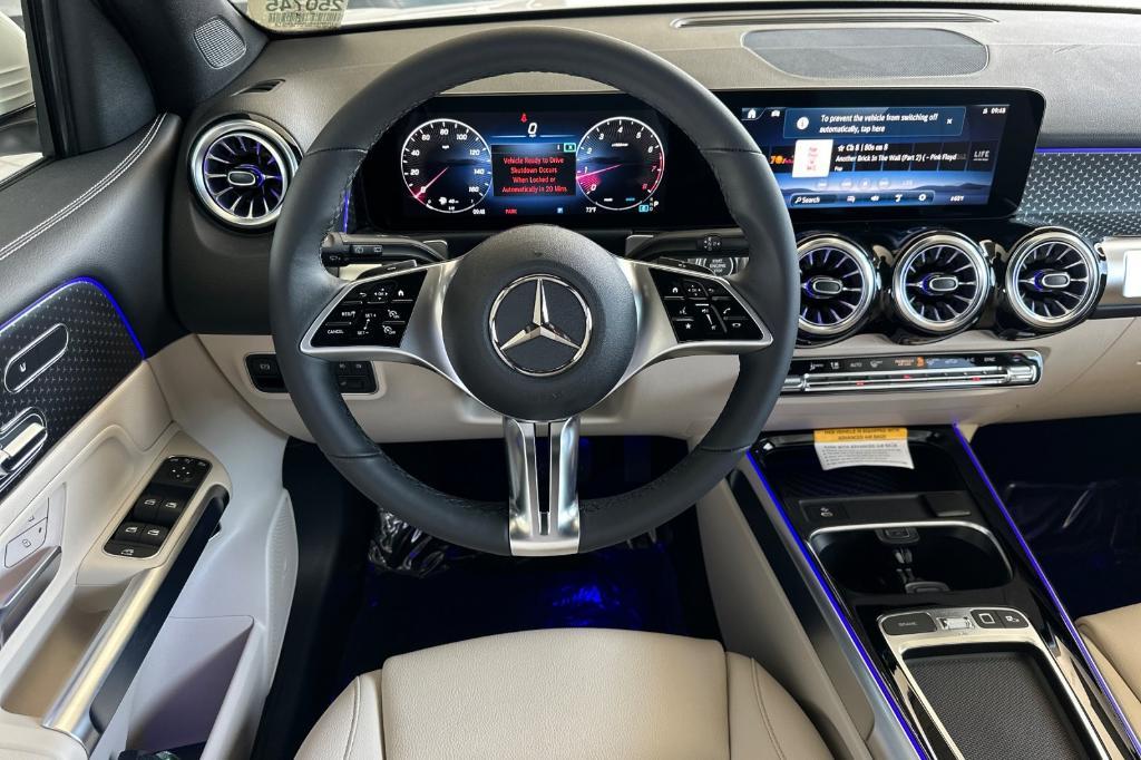 new 2025 Mercedes-Benz GLB 250 car, priced at $48,645