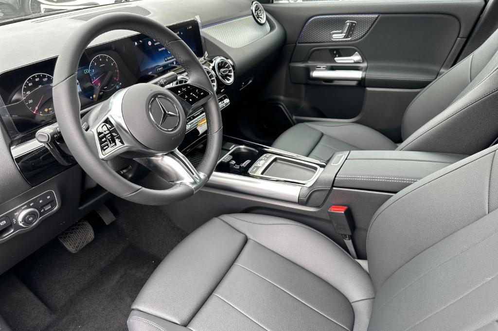 new 2025 Mercedes-Benz GLA 250 car, priced at $44,345