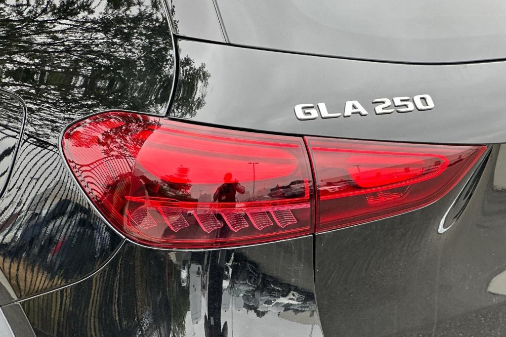 new 2025 Mercedes-Benz GLA 250 car, priced at $44,345