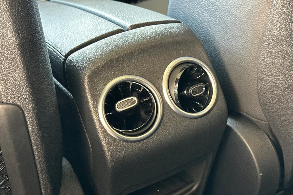 used 2023 Mercedes-Benz GLB 250 car, priced at $30,900