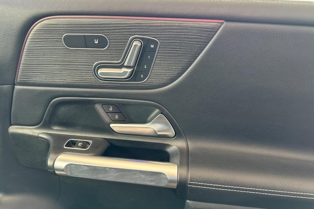 used 2023 Mercedes-Benz GLB 250 car, priced at $30,900