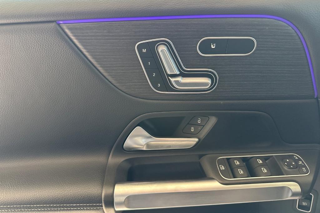 used 2023 Mercedes-Benz GLB 250 car, priced at $30,900