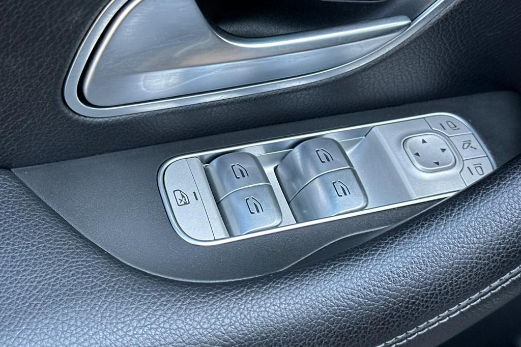 used 2020 Mercedes-Benz GLE 350 car, priced at $33,200
