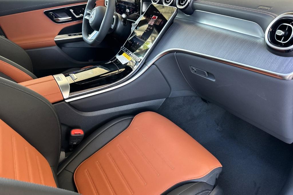 new 2025 Mercedes-Benz GLC 300 car, priced at $60,125