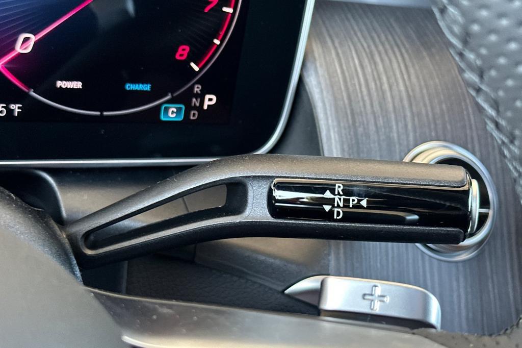 new 2025 Mercedes-Benz GLC 300 car, priced at $60,125