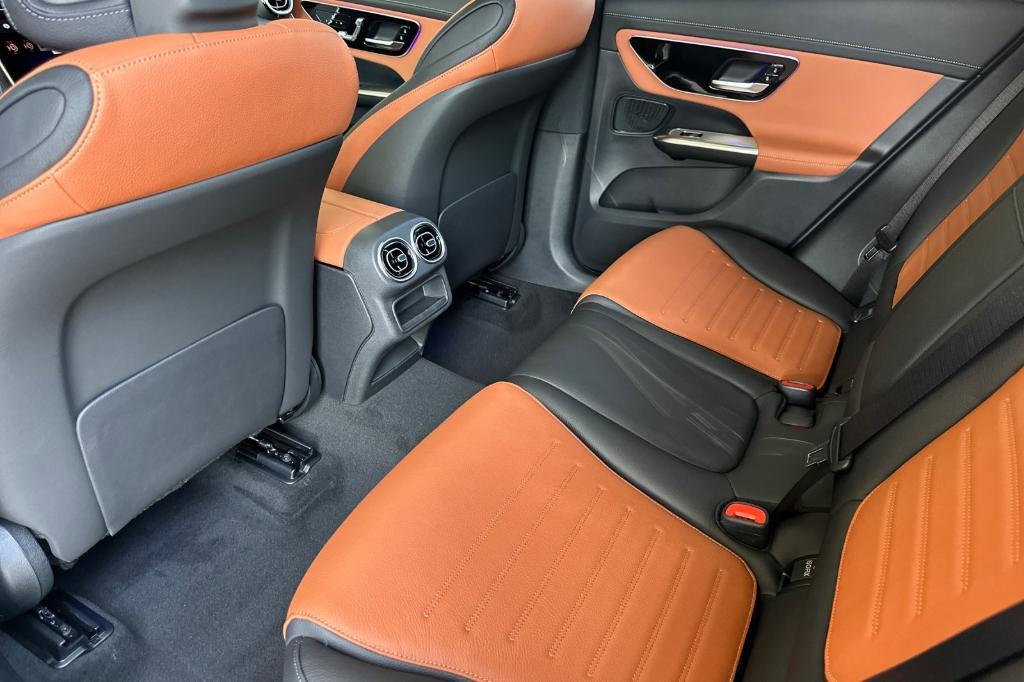 new 2025 Mercedes-Benz GLC 300 car, priced at $60,125