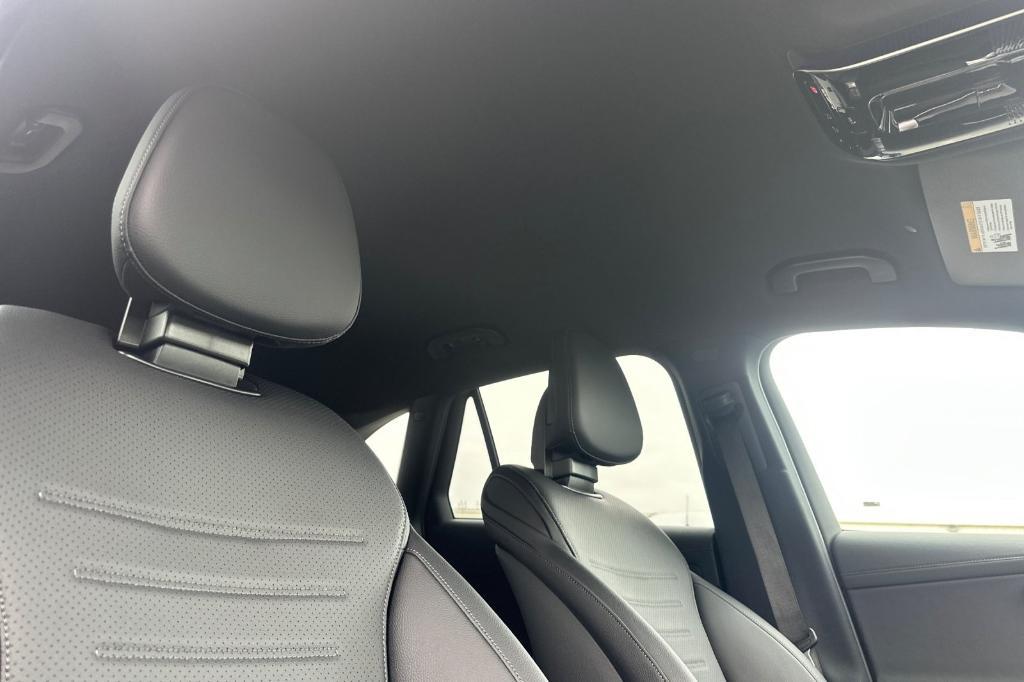new 2025 Mercedes-Benz GLC 300 car, priced at $54,465