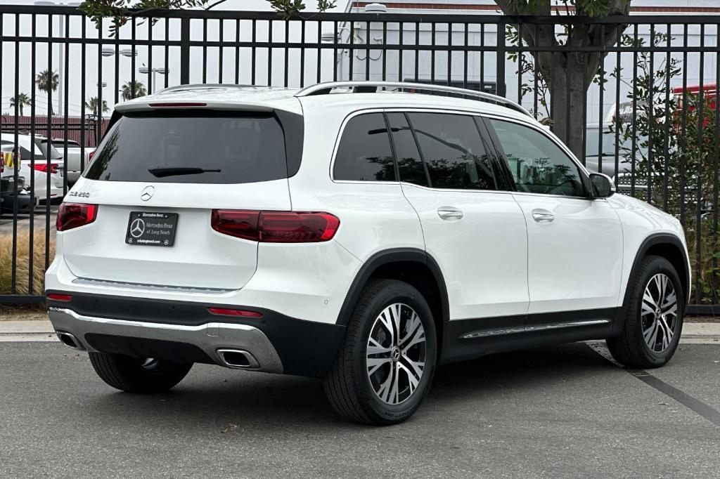 new 2025 Mercedes-Benz GLB 250 car, priced at $47,145