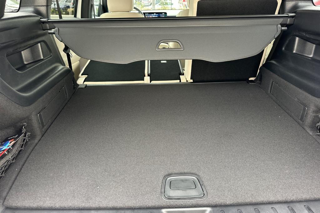 new 2025 Mercedes-Benz GLB 250 car, priced at $47,145