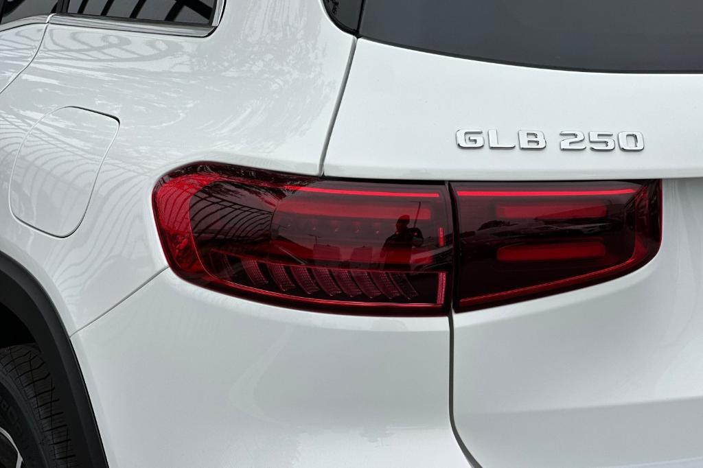 new 2025 Mercedes-Benz GLB 250 car, priced at $47,145