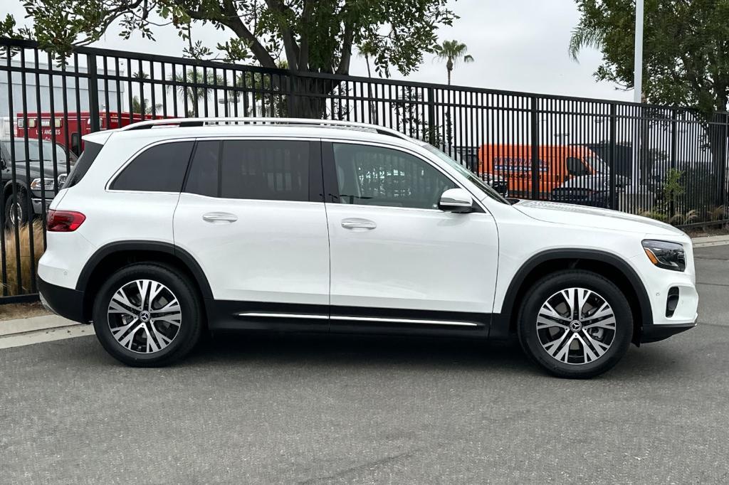 new 2025 Mercedes-Benz GLB 250 car, priced at $47,145