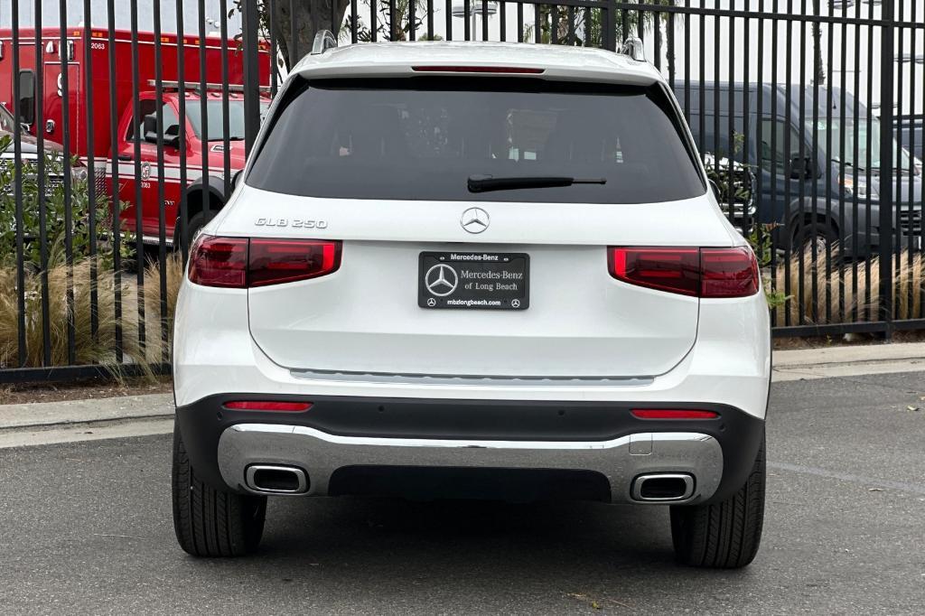 new 2025 Mercedes-Benz GLB 250 car, priced at $47,145