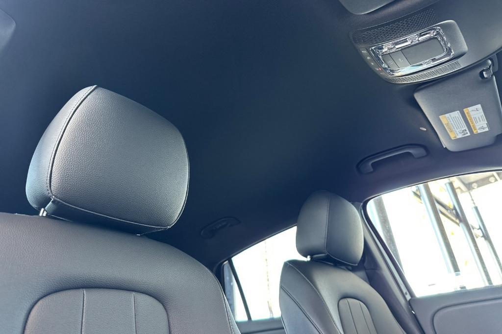 new 2026 Mercedes-Benz GLA 250 car, priced at $43,250
