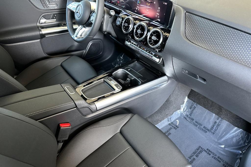 new 2026 Mercedes-Benz GLA 250 car, priced at $43,250